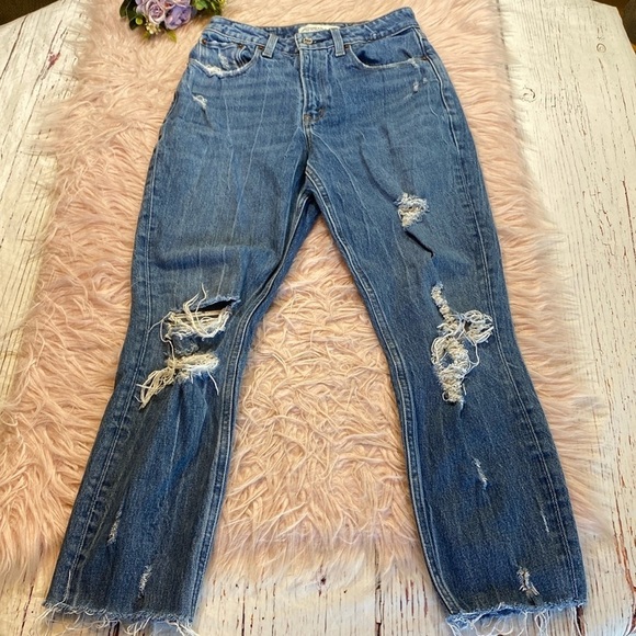 Abercrombie & Fitch High Rise Mom Jean Distressed Curve Love sz 25 - Picture 1 of 10